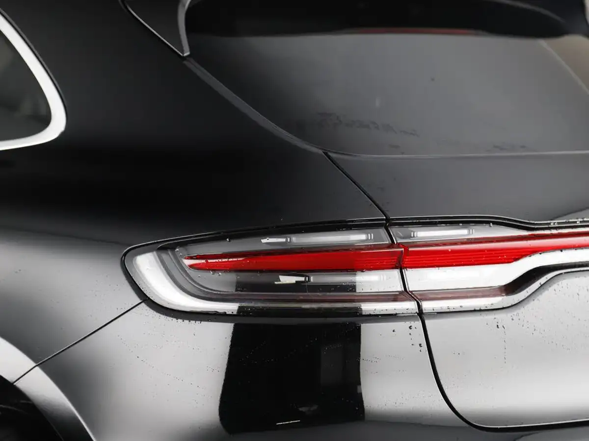 2021-porsche-macan-30-s-big-31