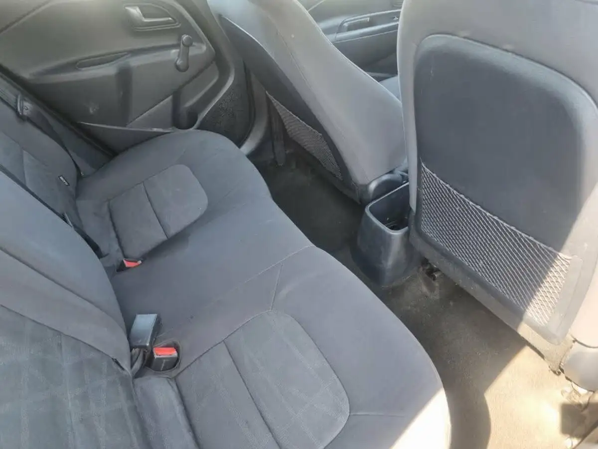 2013-kia-rio-125-1-5d-big-6