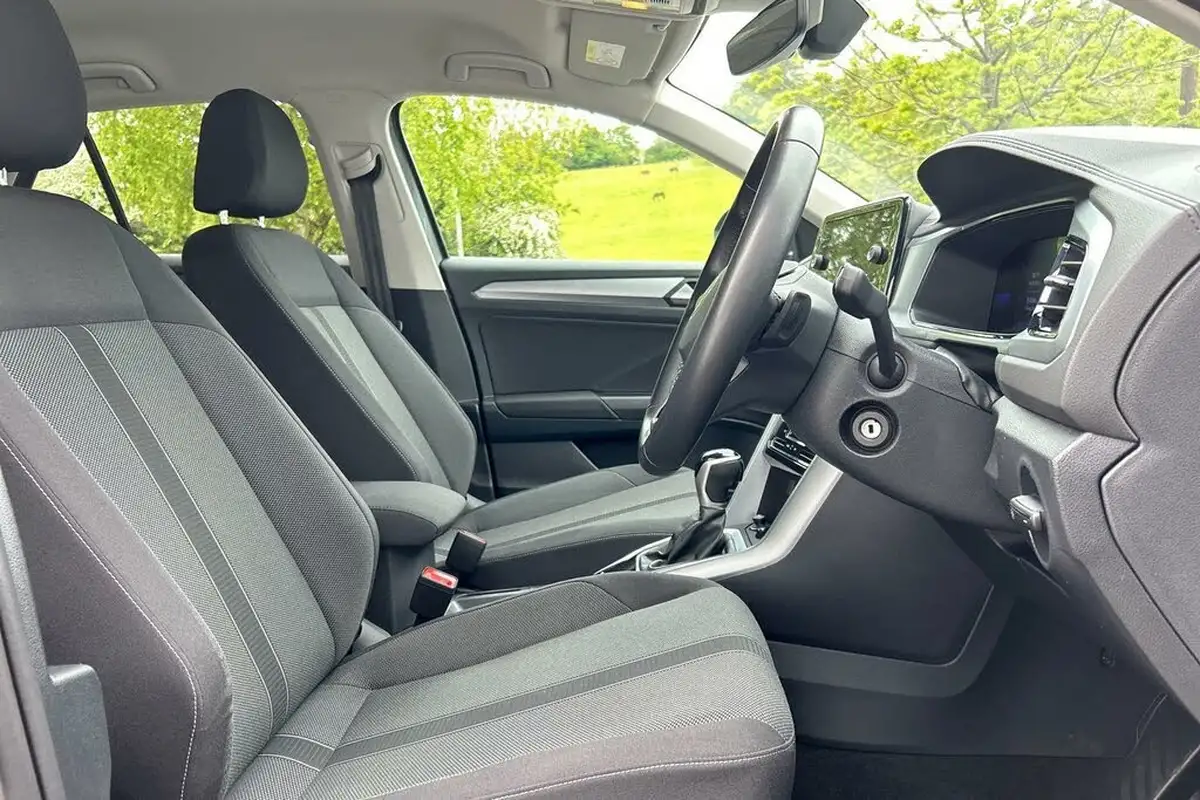 2022-volkswagen-t-roc-15-tsi-life-dsg-big-10