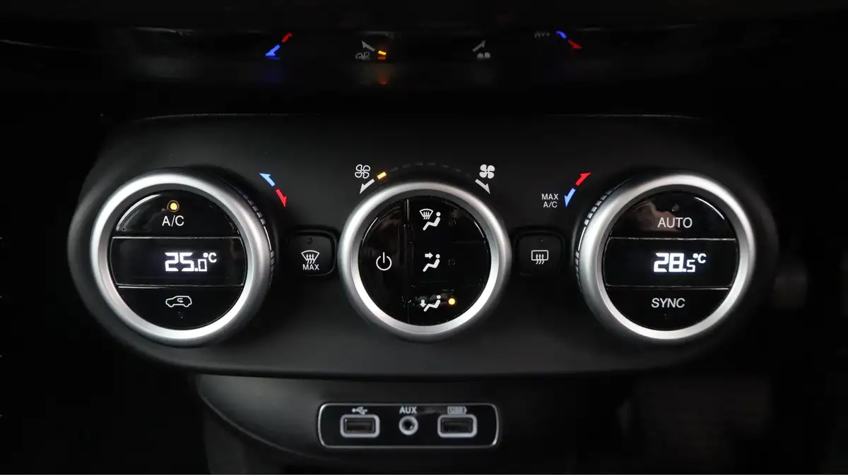 2019-fiat-500x-10-firefly-turbo-s-design-big-12