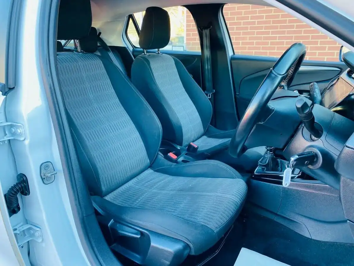 2021-vauxhall-corsa-15-turbo-d-se-big-3