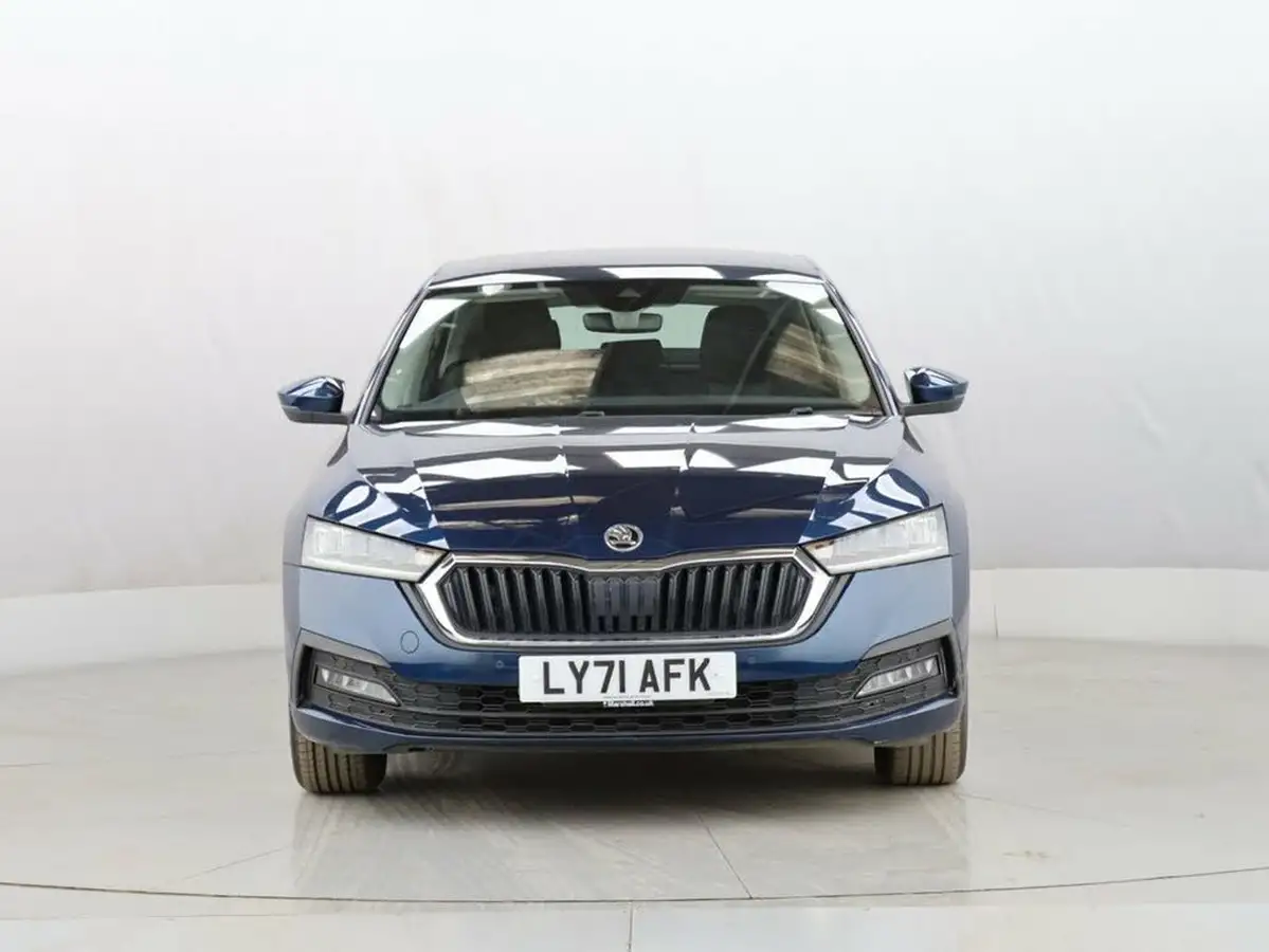 2022-skoda-octavia-15-tsi-se-technology-hatchback-big-2
