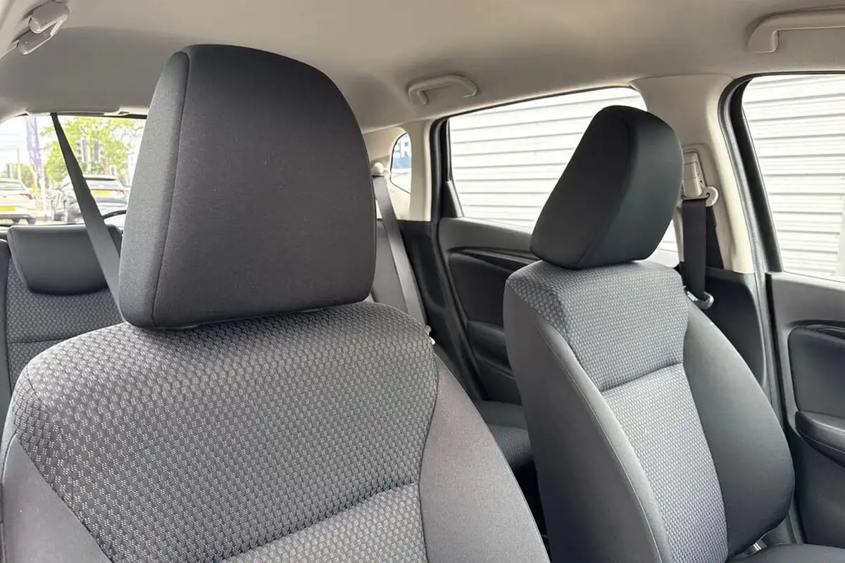 2020-honda-jazz-13-i-vtec-s-big-20