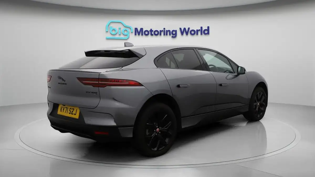 2022-jaguar-i-pace-ev400-black-big-7