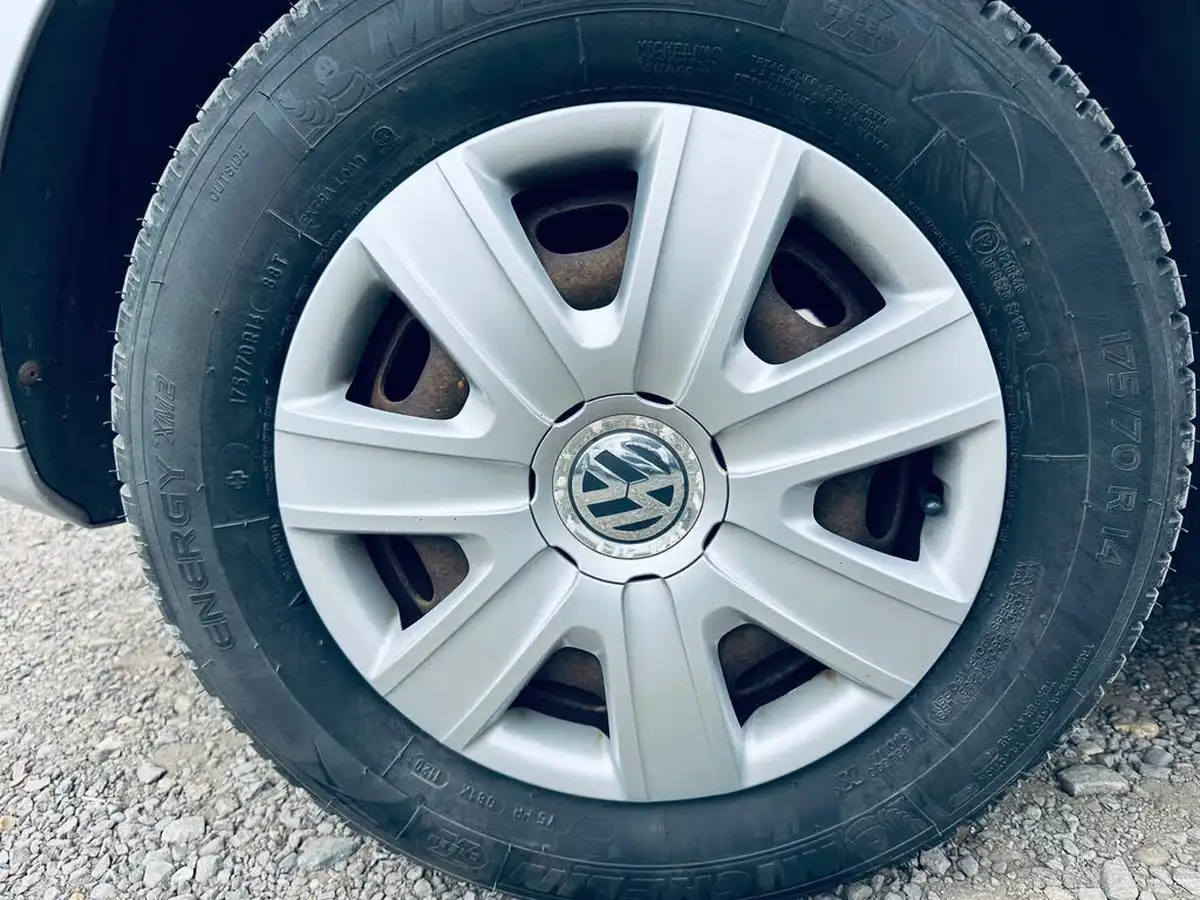 2010-volkswagen-polo-12-s-5d-big-55