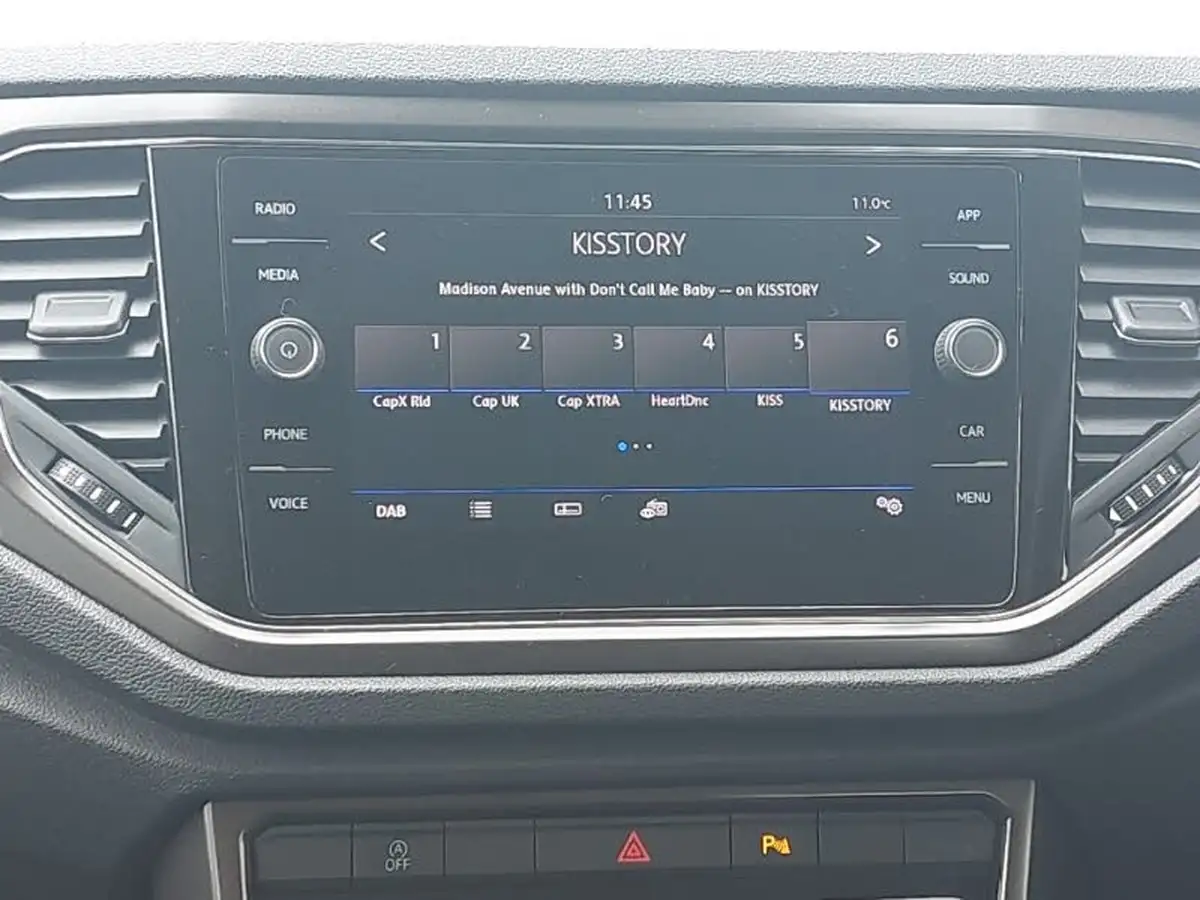 2020-volkswagen-t-roc-10-tsi-se-115ps-big-9