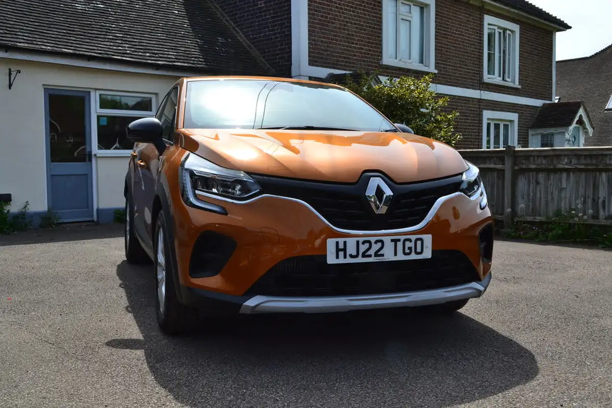 2022-renault-captur-13-tce-iconic-edition-edc-auto-big-1
