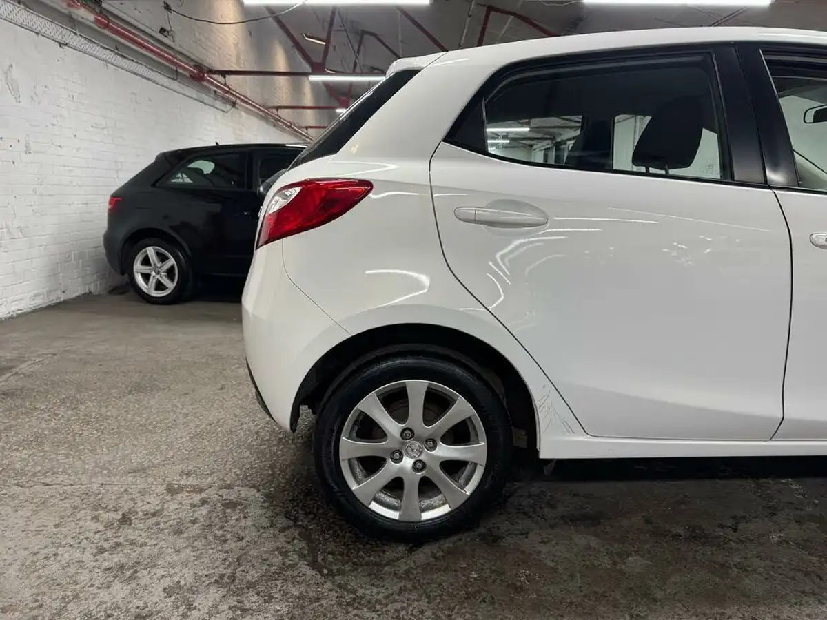 2009-mazda-mazda2-13-ts2-5d-big-28