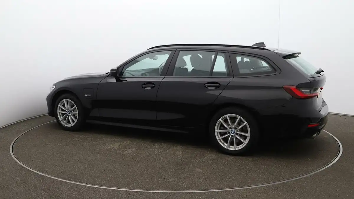 2022-bmw-3-series-20-330e-se-pro-touring-5d-big-39