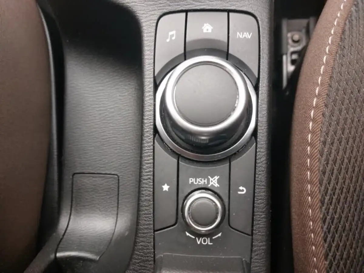 2023-mazda-mazda2-15-skyactiv-g-se-l-big-17