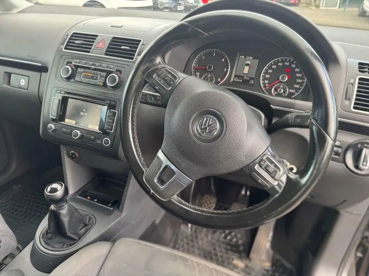 2011-volkswagen-touran-20td-sport-140ps-7st-big-9