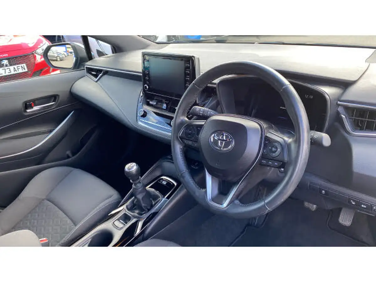 2019-toyota-corolla-12-vvt-i-icon-tech-trk-hatchback-big-10