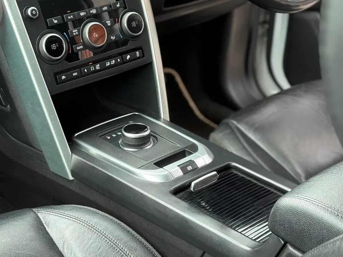 2017-land-rover-discovery-sport-20td4-se-tech-180ps-station-wagon-auto-big-20