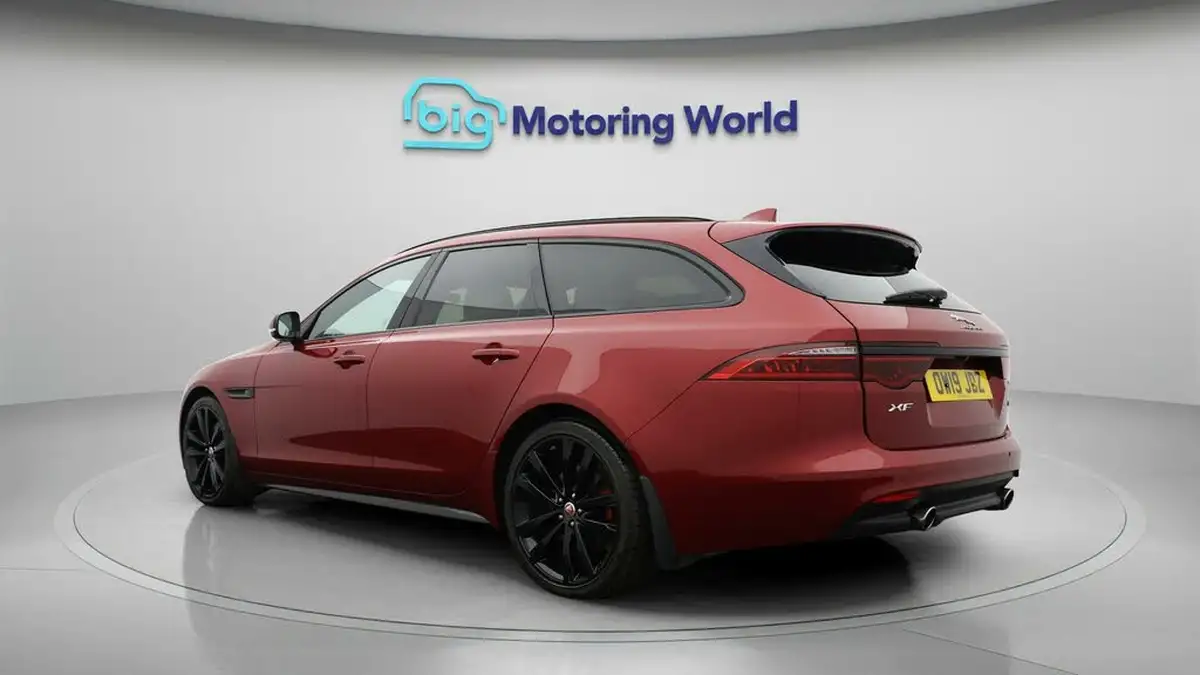 2019-jaguar-xf-30td-sportbrake-5d-big-4