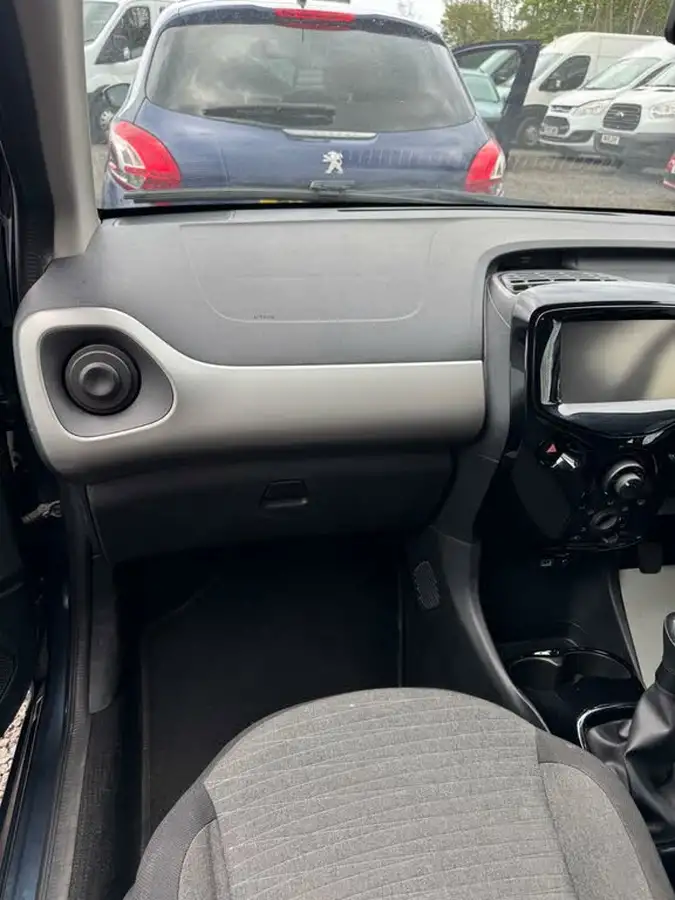 2017-citroen-c1-12-puretech-flair-5d-big-11