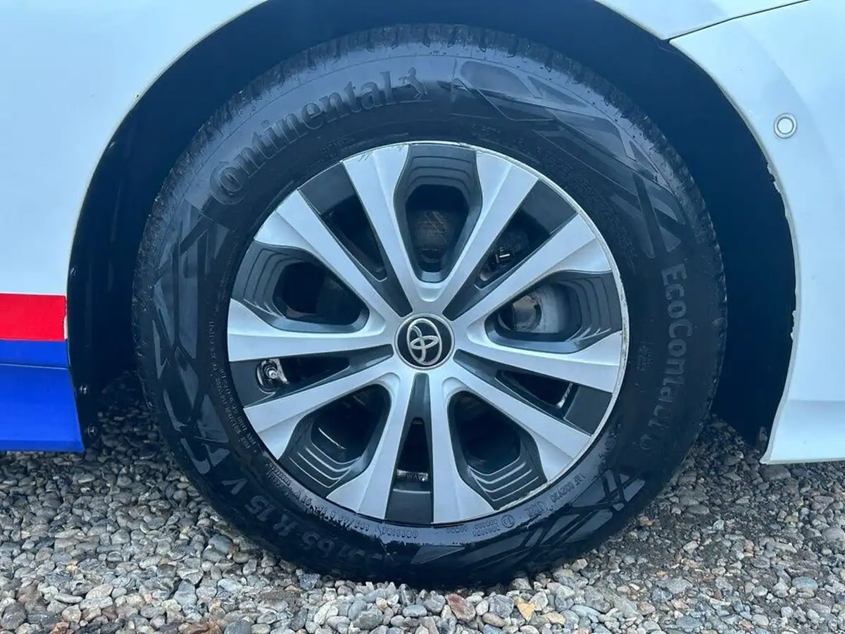 2019-toyota-prius-18-vvt-i-business-edition-plus-cvt-big-43
