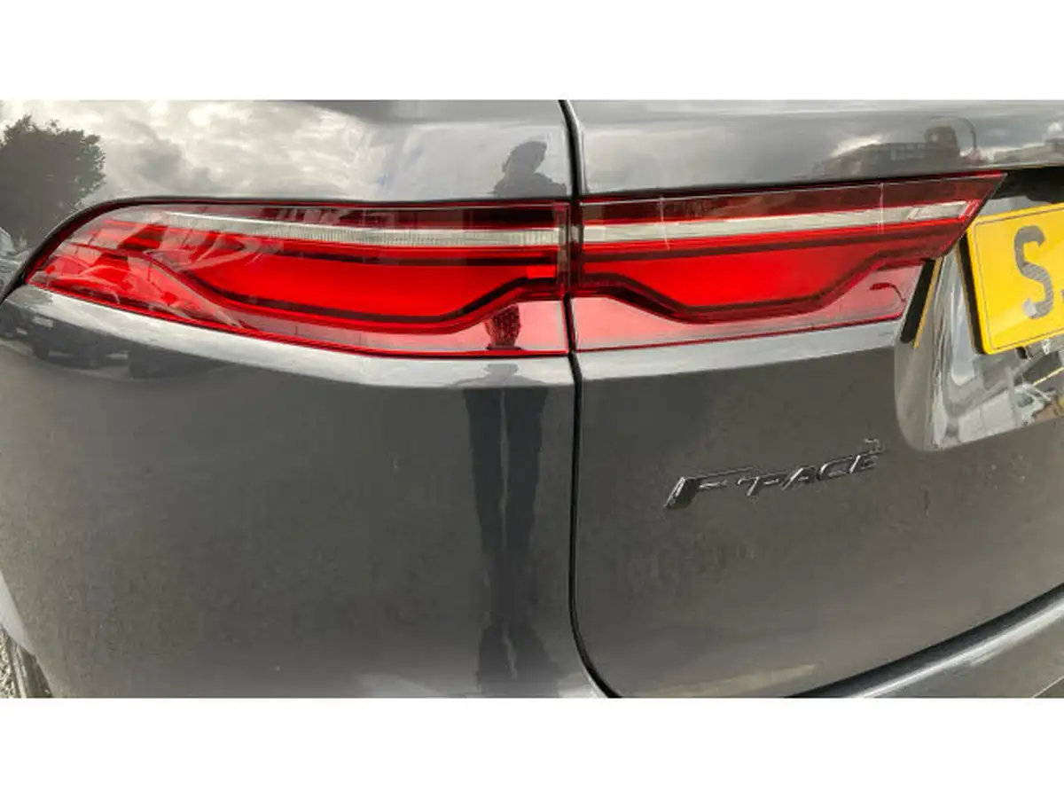 2021-jaguar-f-pace-20-d200-r-dynamic-se-mhev-big-18
