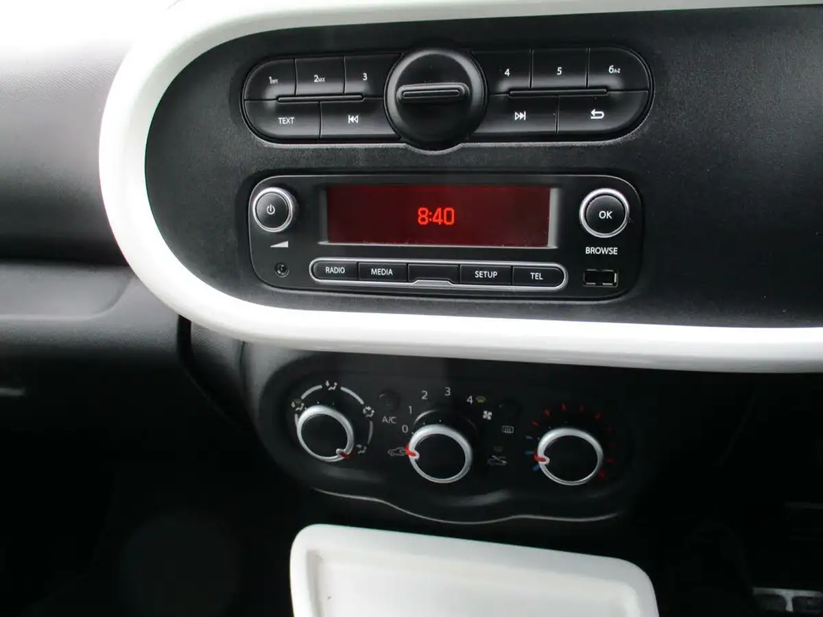 2017-renault-twingo-09-tce-dynamique-big-14