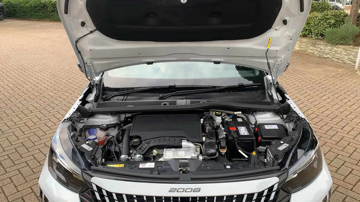 2024-peugeot-2008-suv-12-puretech-gt-130ps-eat8-big-17