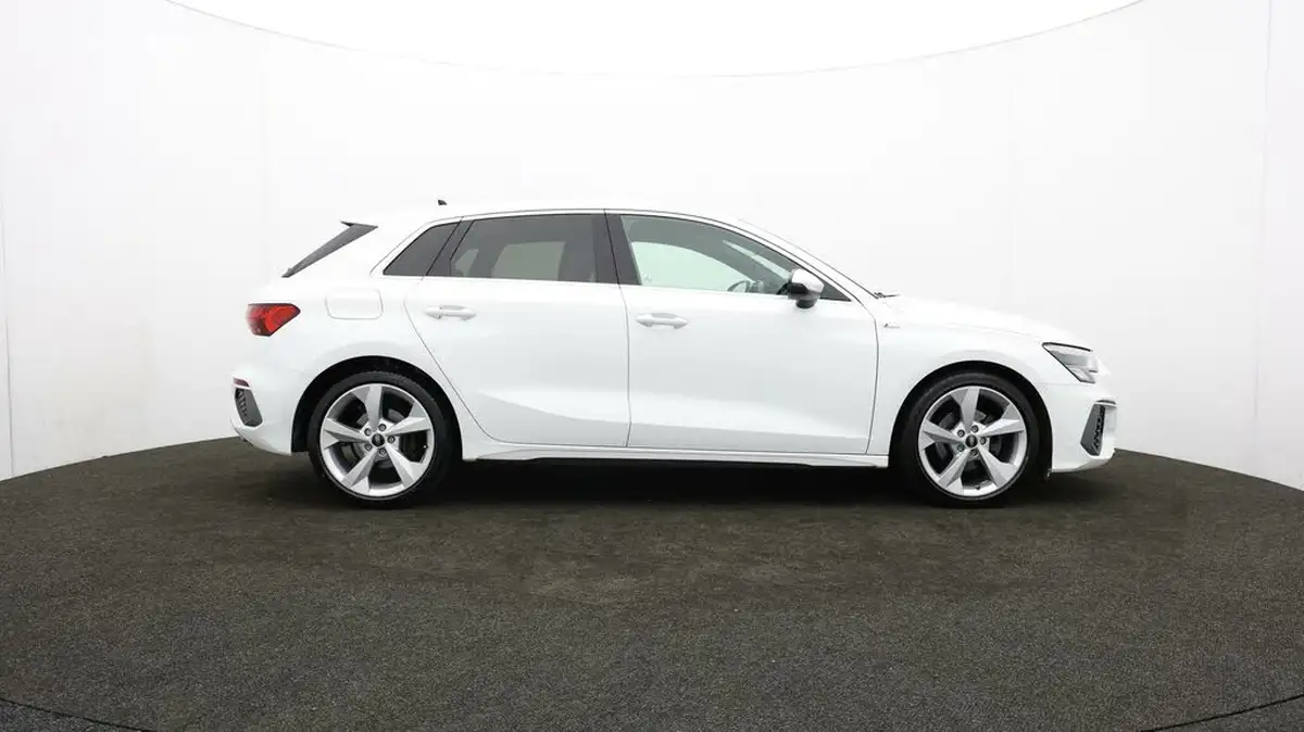 2022-audi-a3-15-35-tfsi-s-line-sportback-5d-tronic-big-40