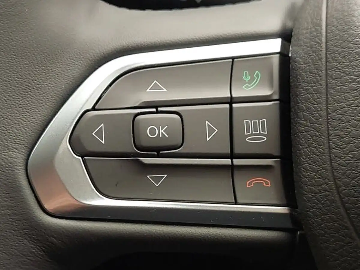 2025-jeep-compass-13-gse-s-big-17