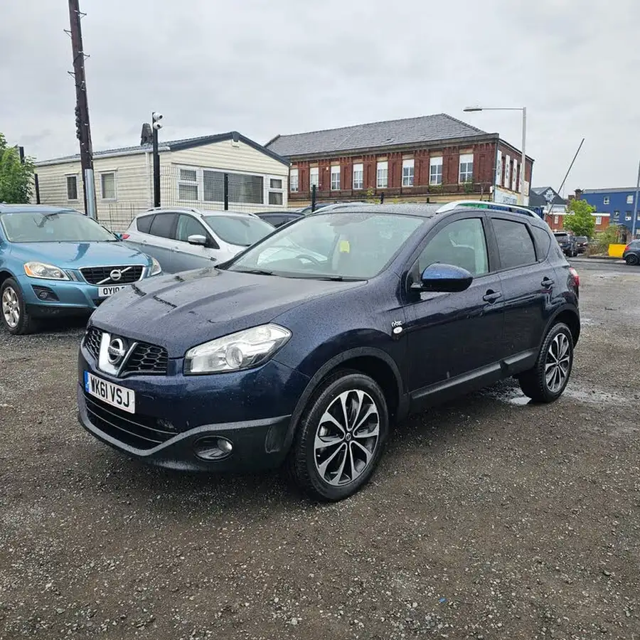 2011-nissan-qashqai-15td-n-tec-big-2