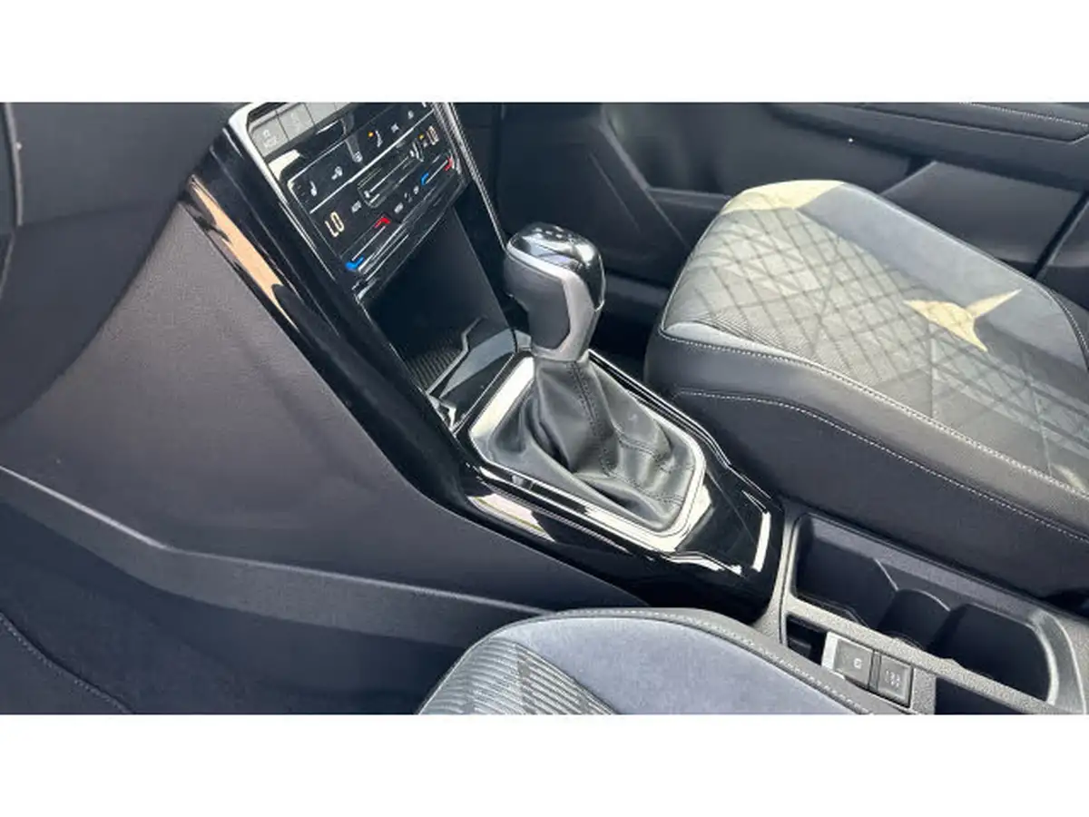 2024-volkswagen-t-roc-15-tsi-r-line-hatchback-5d-dsg-big-12
