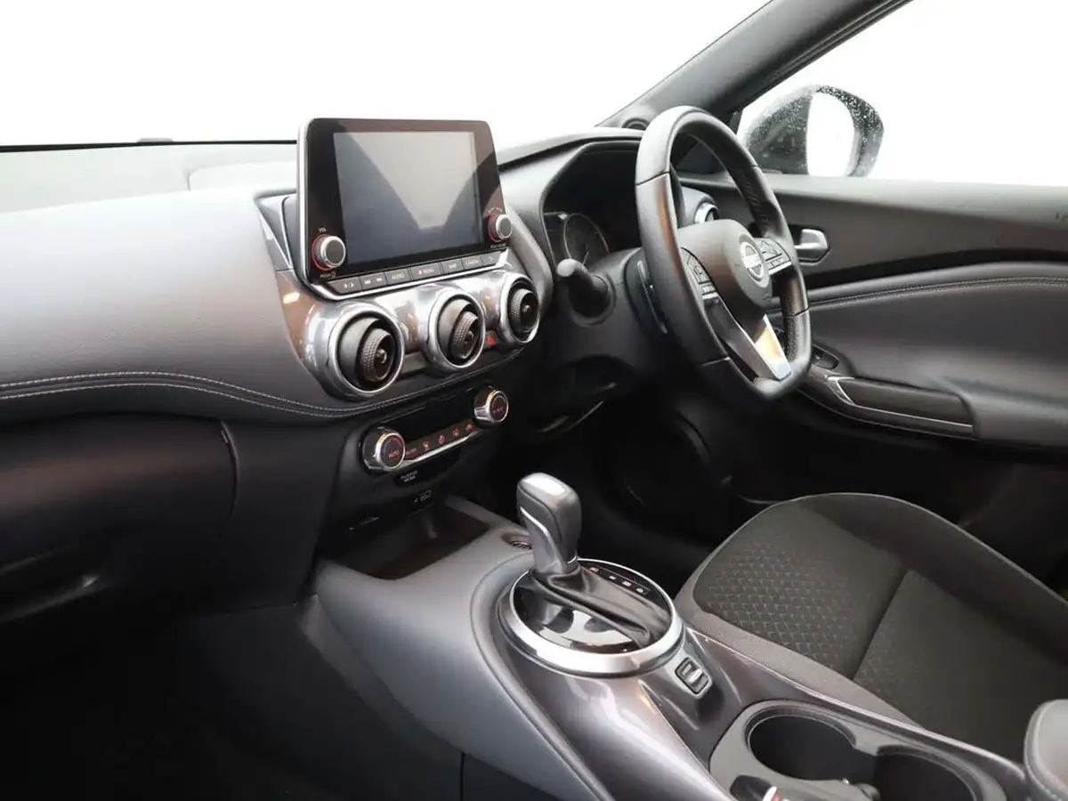 2021-nissan-juke-10-dig-t-n-connecta-dct-big-12