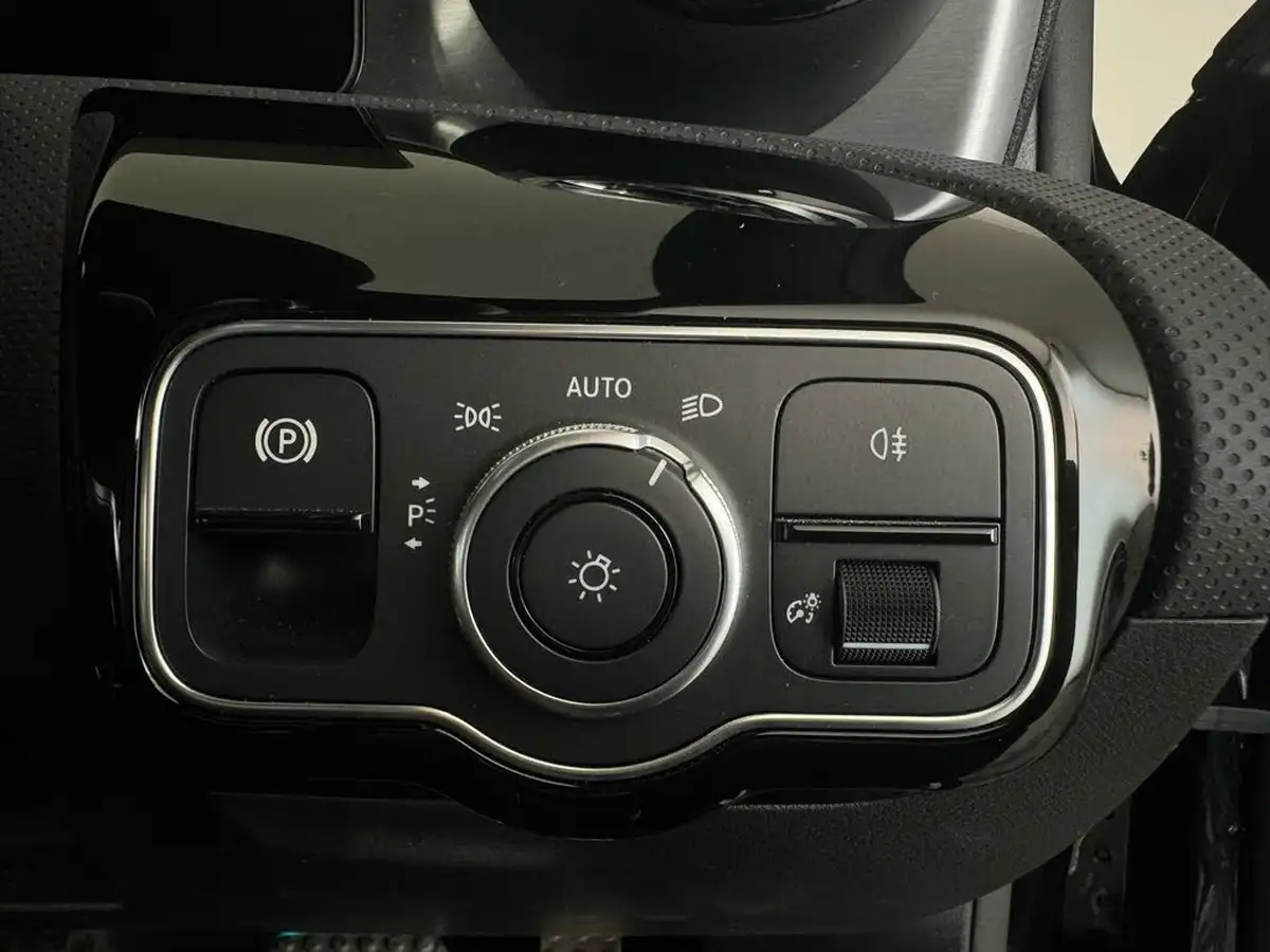 2022-mercedes-benz-a-class-13-a180-amg-line-executive-edition-hatchback-5d-7g-dct-big-17