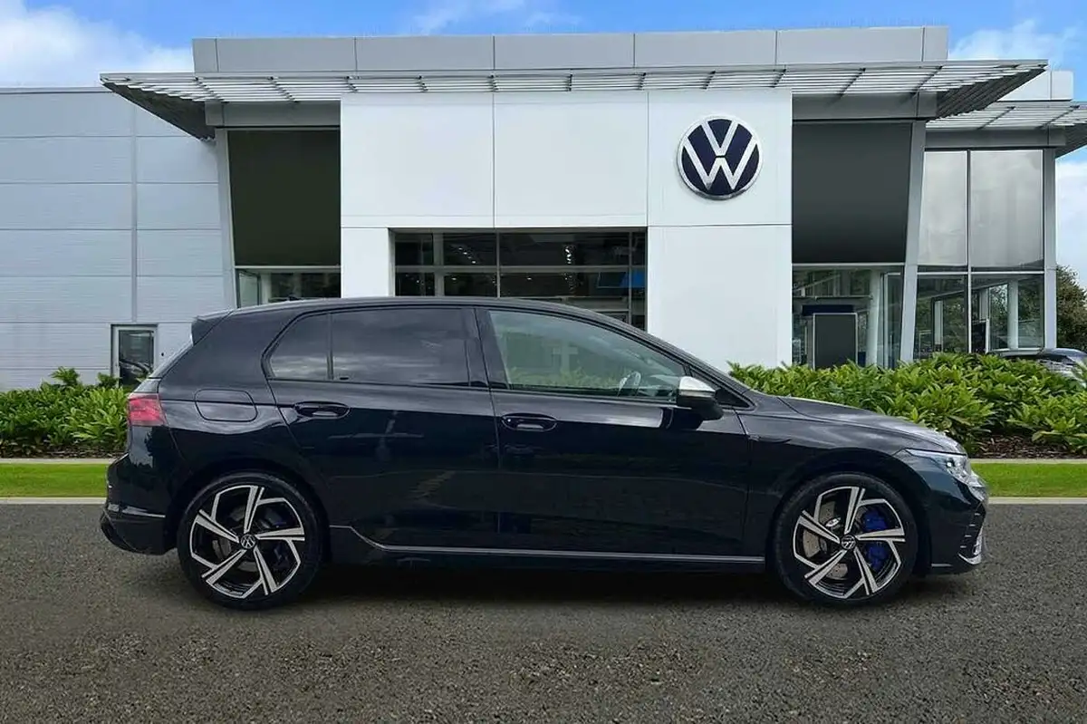2021-volkswagen-golf-20-tsi-r-hatchback-big-3