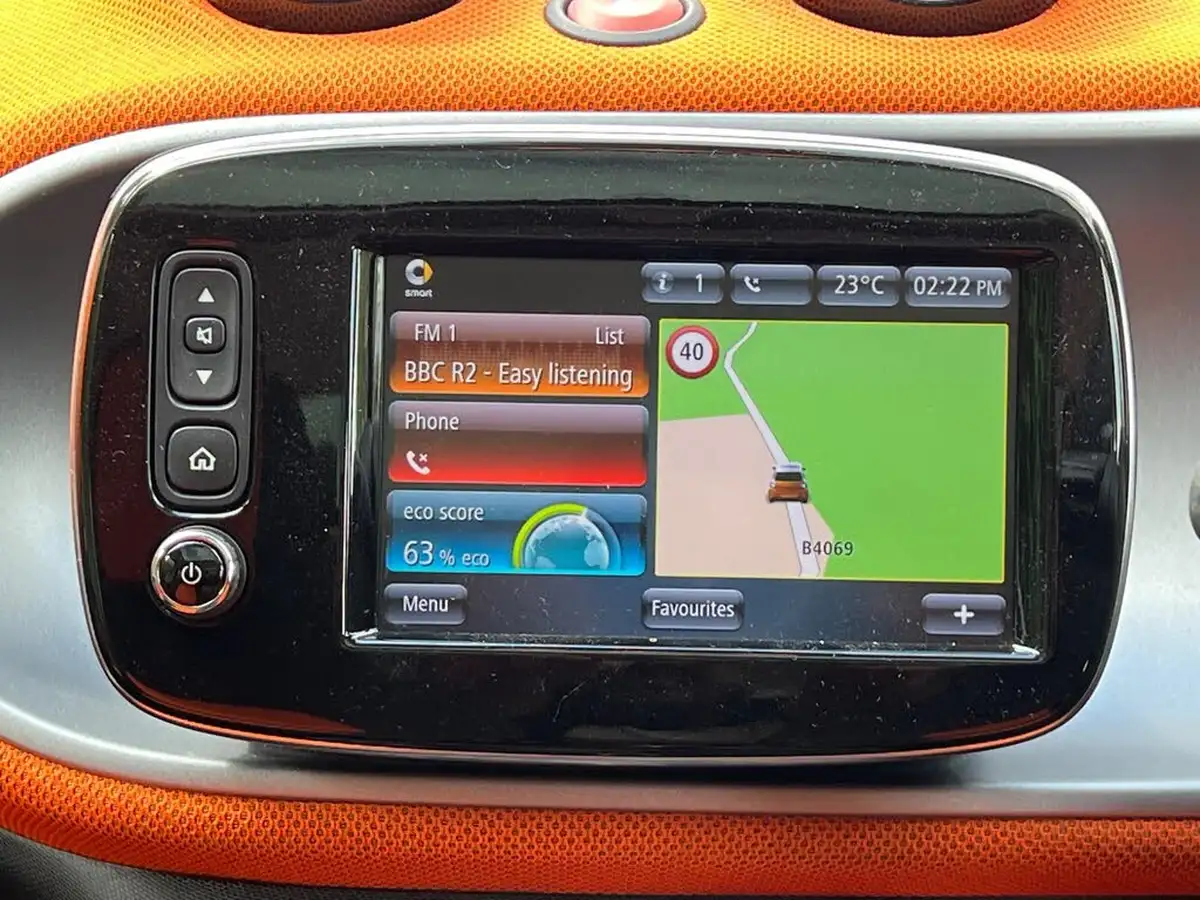 2015-smart-forfour-09-edition-1-big-27