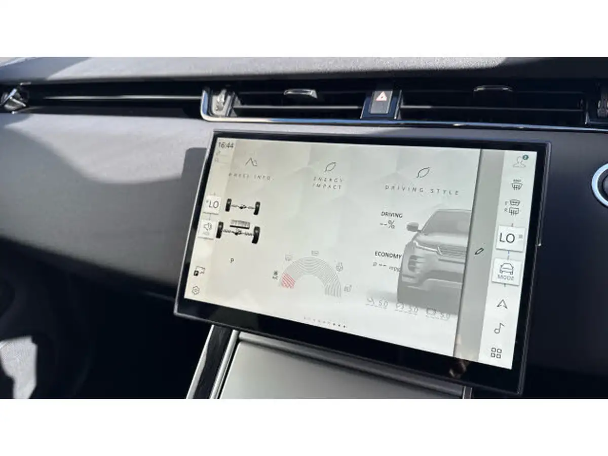 2024-land-rover-range-rover-evoque-15-p300e-s-big-38
