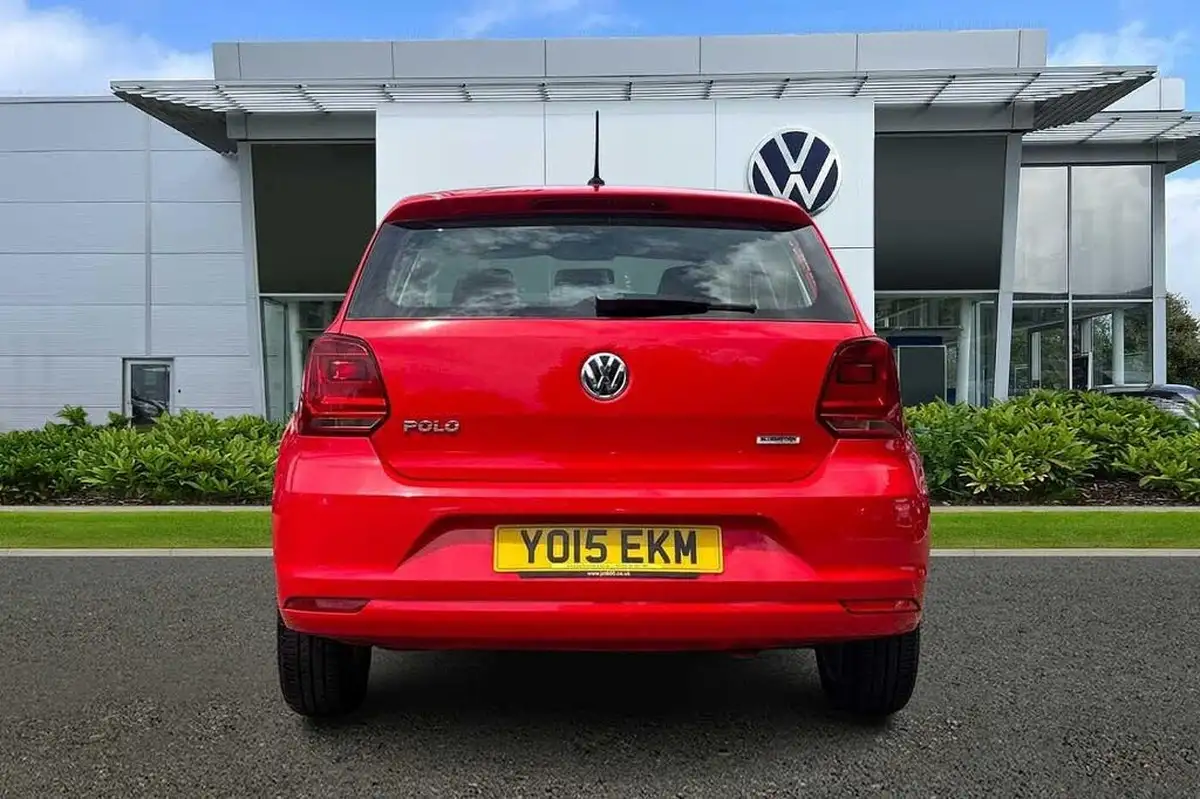 2015-volkswagen-polo-10-se-60ps-5d-big-8