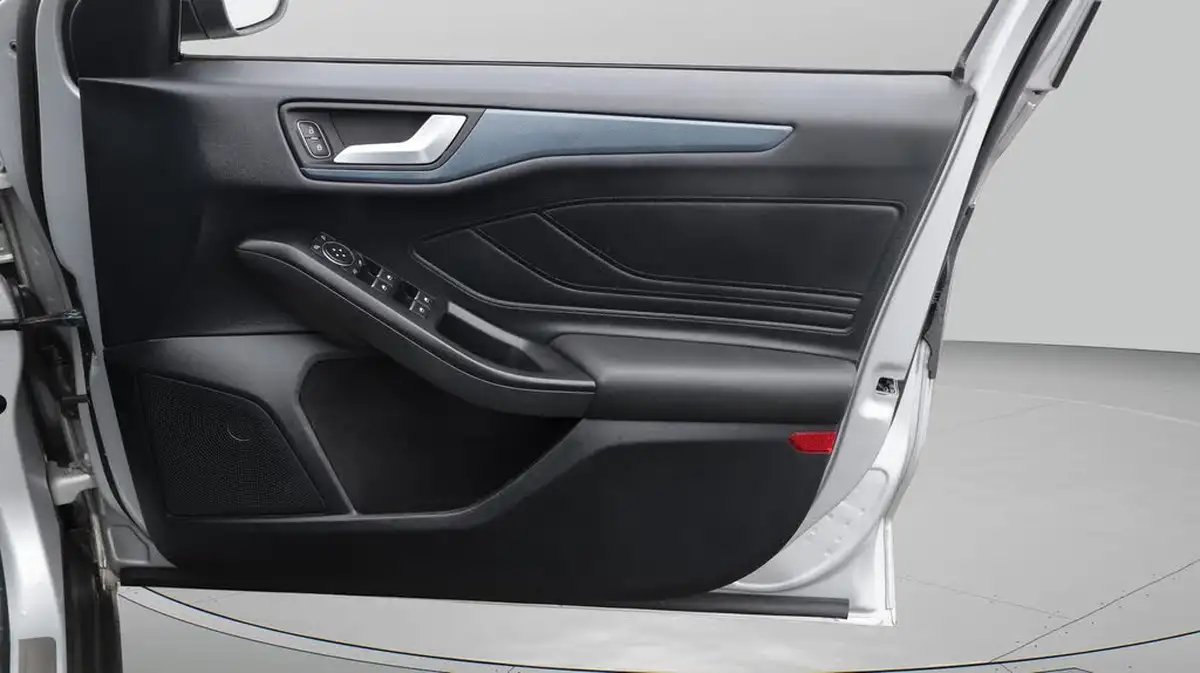 2020-ford-focus-20-active-x-estate-auto-big-15
