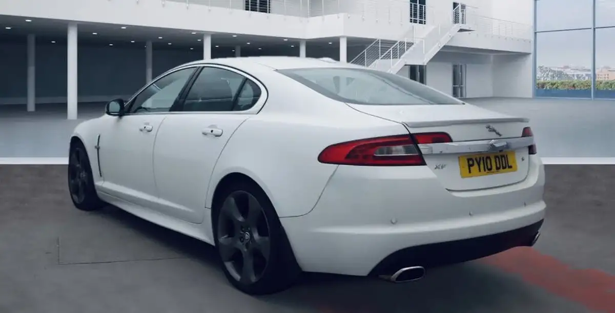2010-jaguar-xf-30td-s-portfolio-big-6