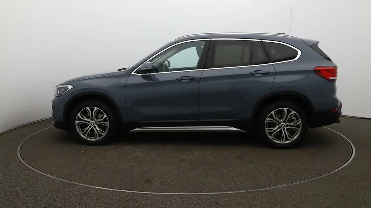 2022-bmw-x1-20-sdrive20i-xline-big-63