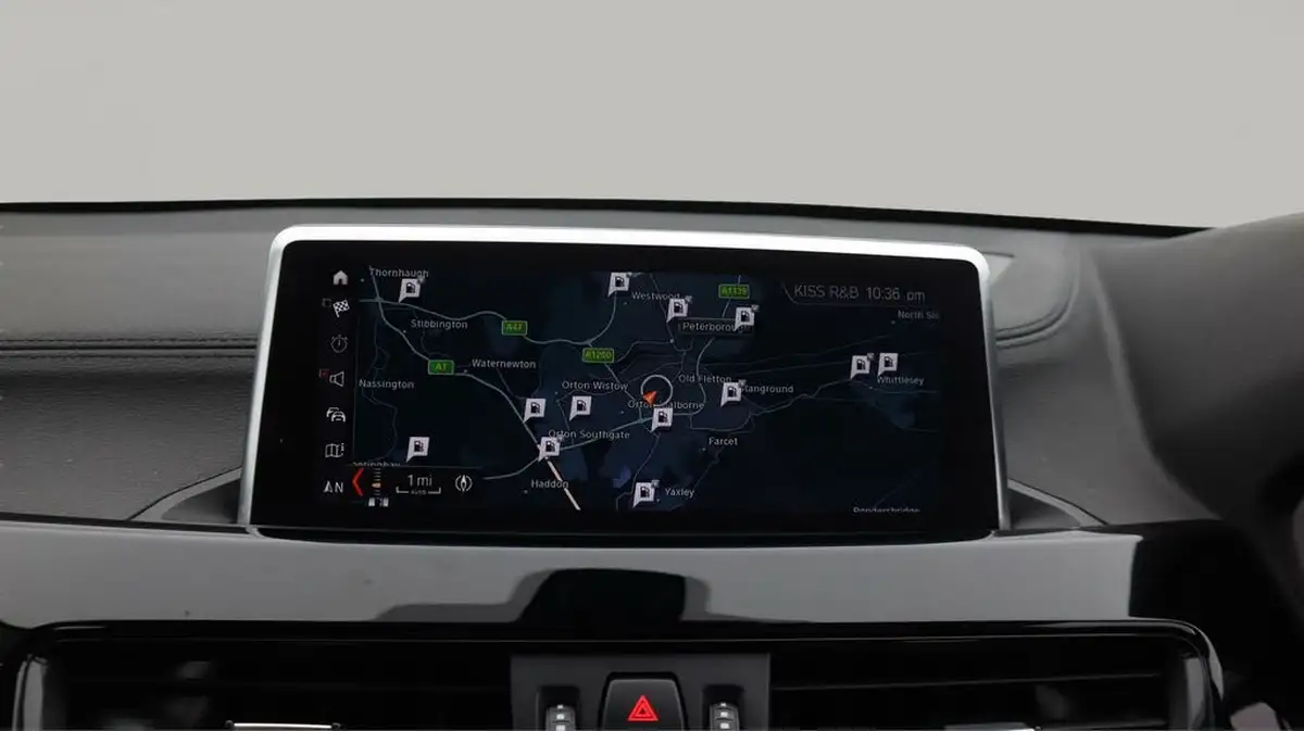 2022-bmw-x1-20-sdrive20i-xline-big-11
