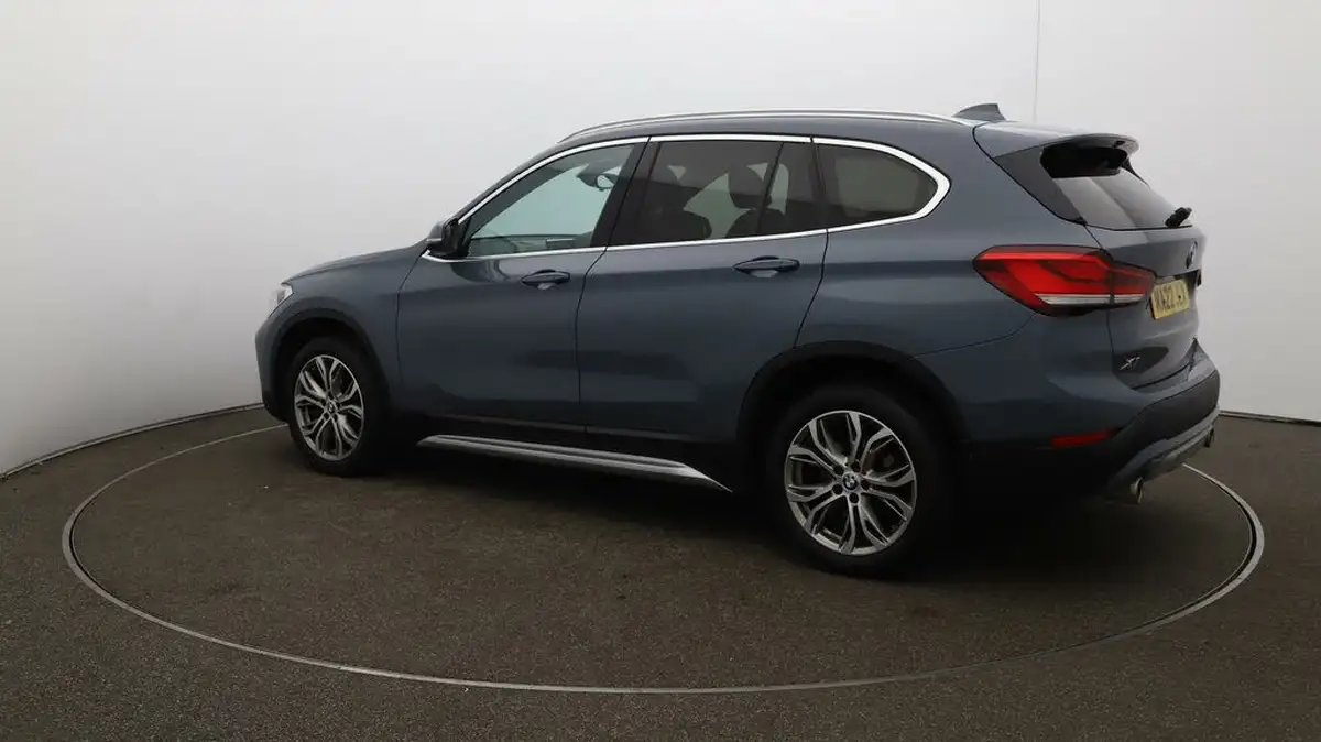 2022-bmw-x1-20-sdrive20i-xline-big-35