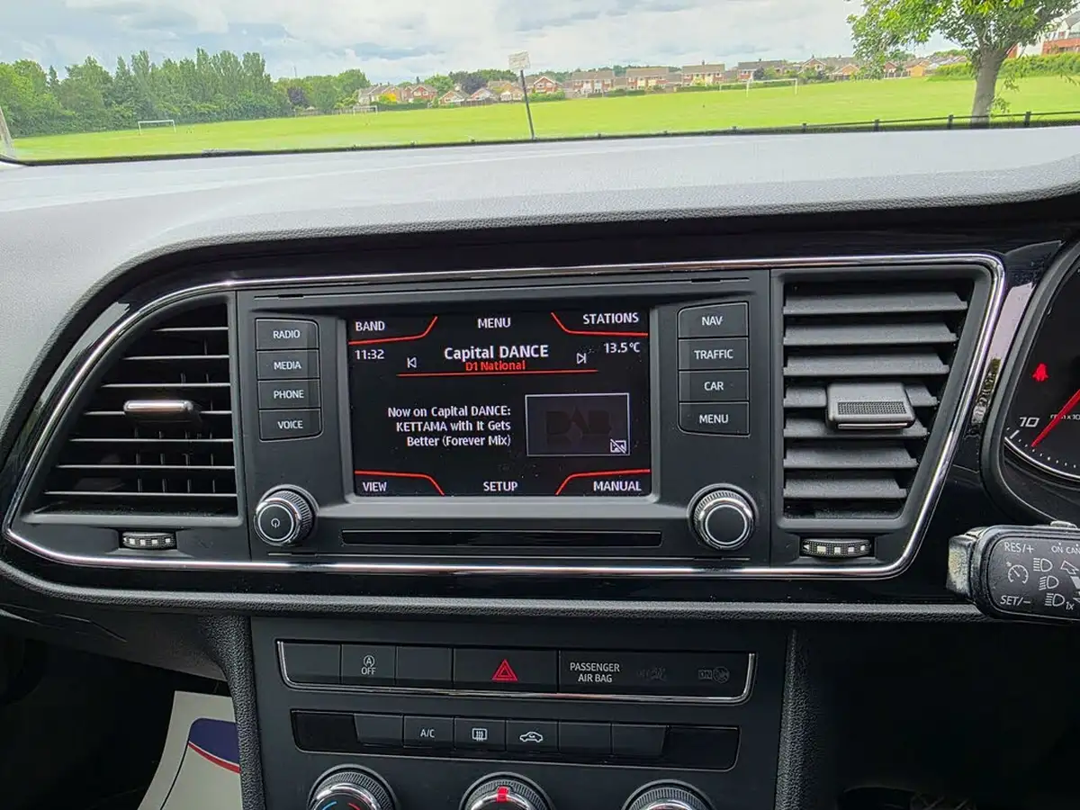 2015-seat-leon-16tdi-se-tech-pack-cr-105ps-hatchback-5d-big-24