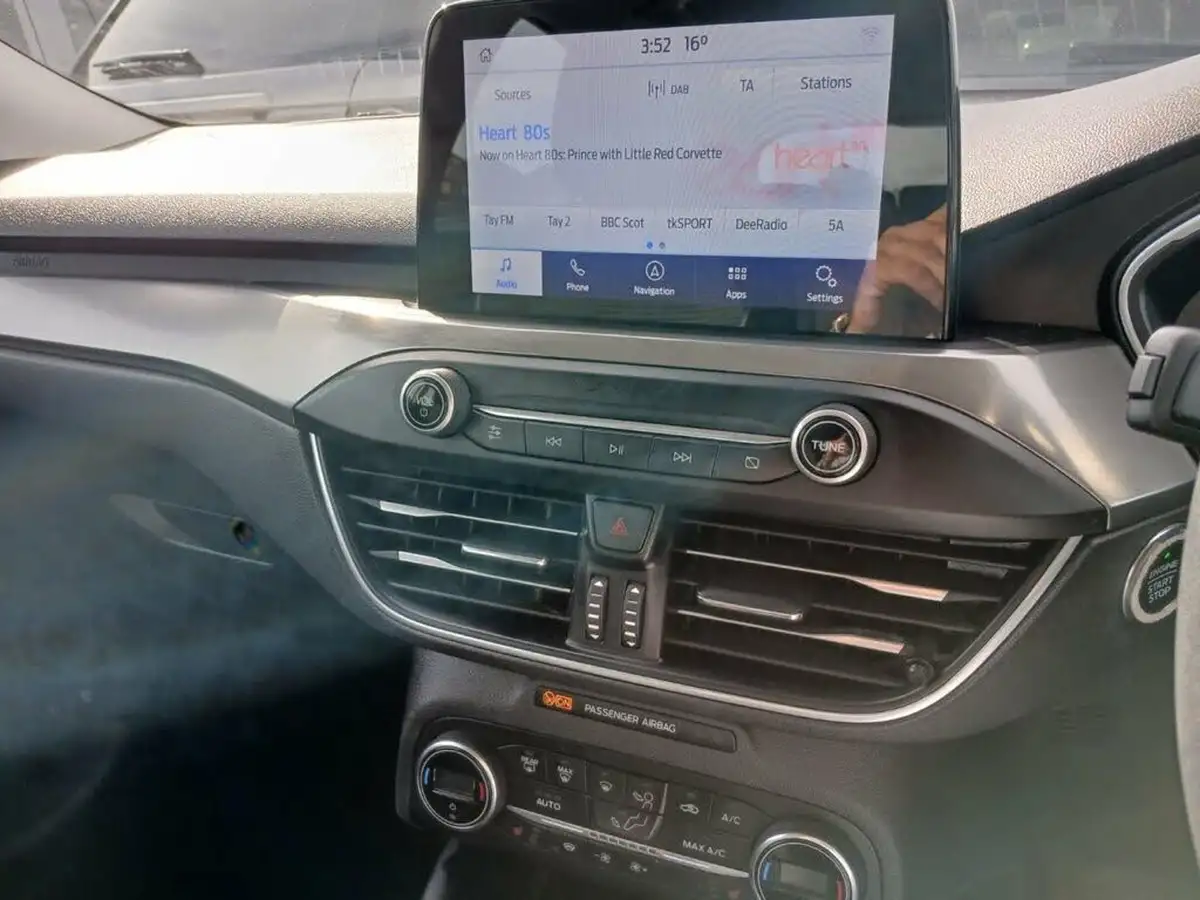 2019-ford-focus-10t-titanium-hatchback-big-6