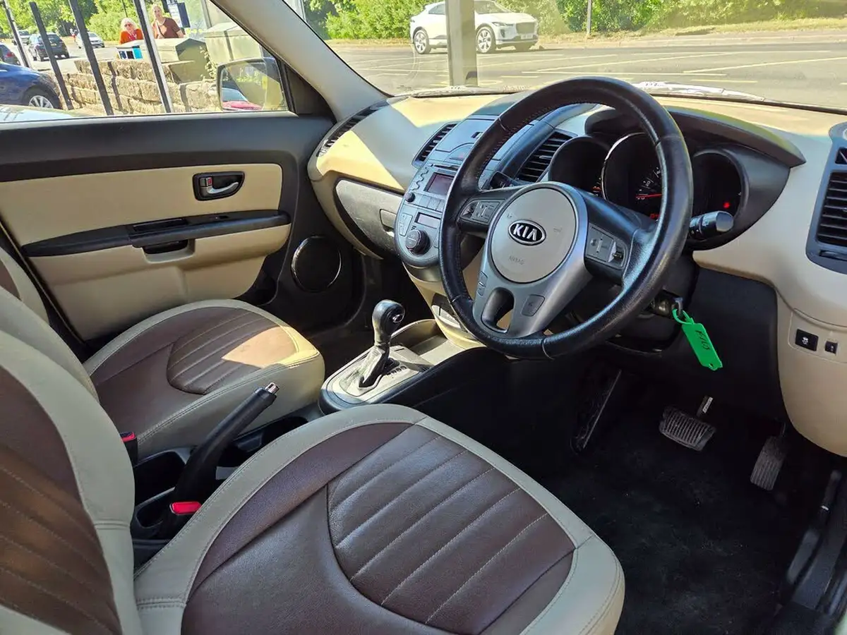 2011-kia-soul-16td-searcher-auto-big-11