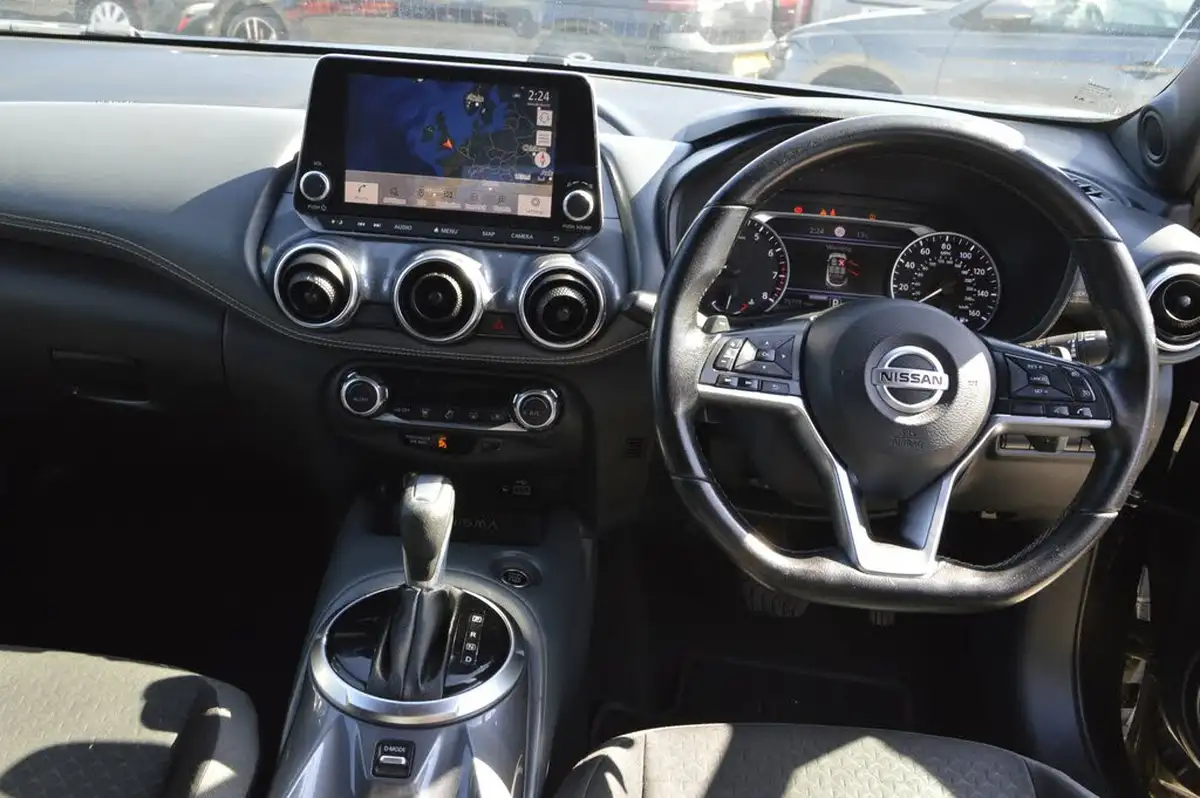 2021-nissan-juke-10-dig-t-enigma-dct-big-12