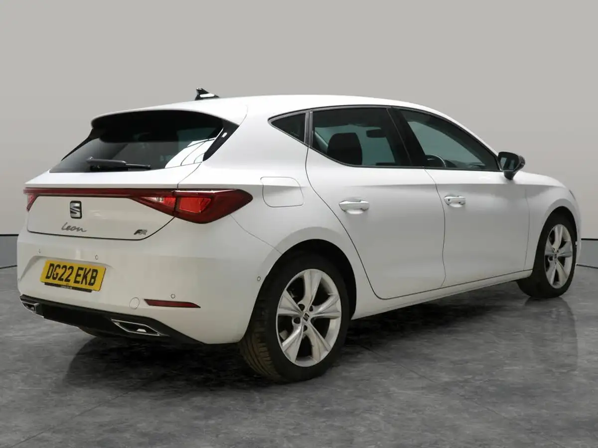 2022-seat-leon-big-10