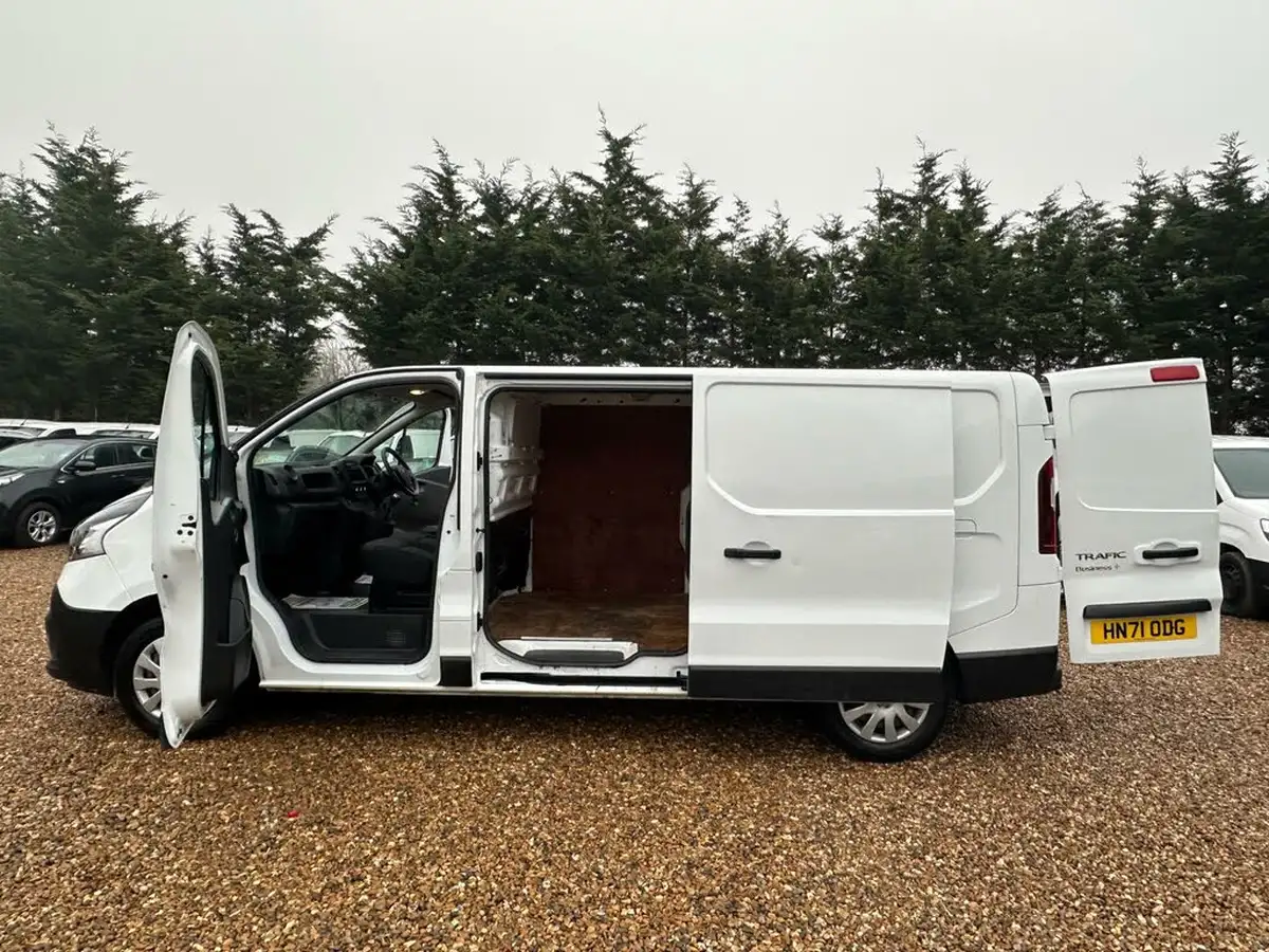 2021-renault-trafic-20dci-ll30-energy-120-business-panel-big-18
