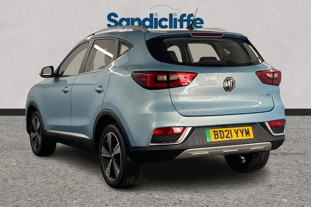 2021-mg-zs-suv-e-exclusive-ev-big-5