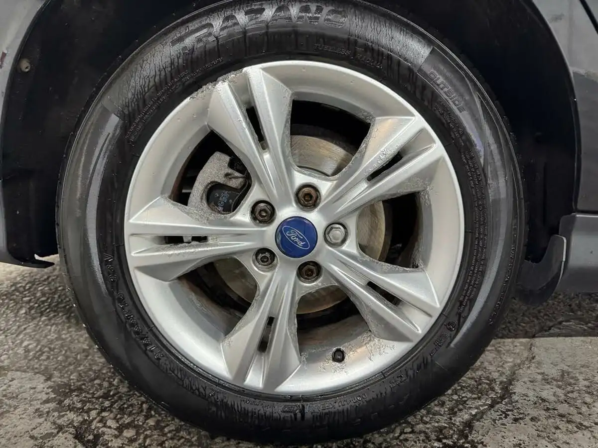 2012-ford-focus-16tdci-zetec-115ps-estate-big-29