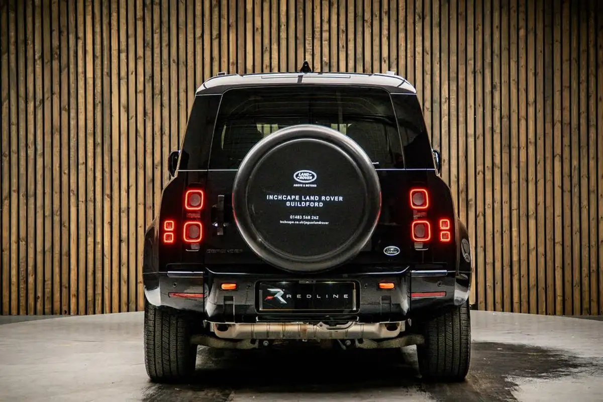 2022-land-rover-110-defender-30-p400-x-big-5
