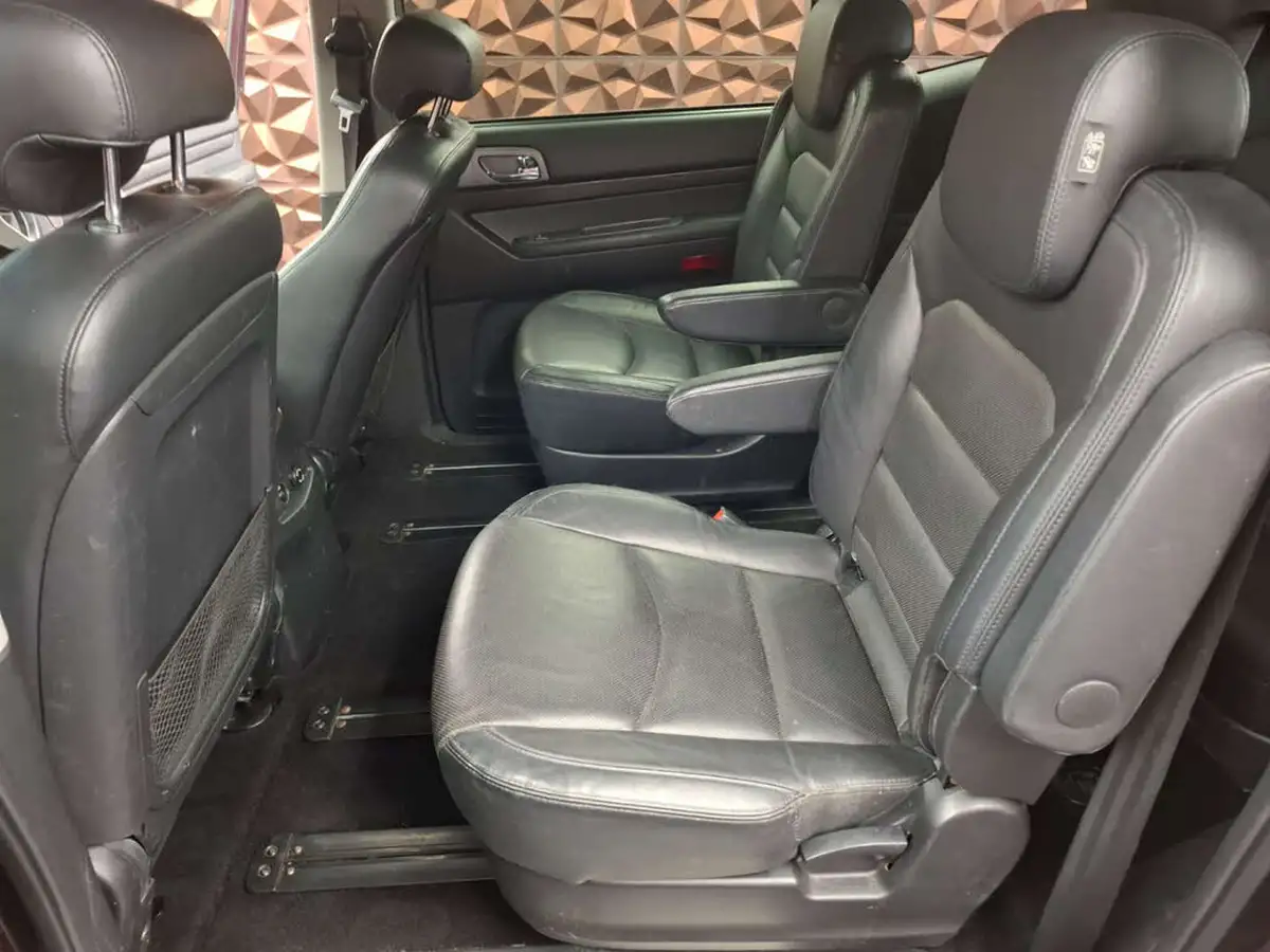 2016-kgm-ssangyong-turismo-22td-ex-big-29