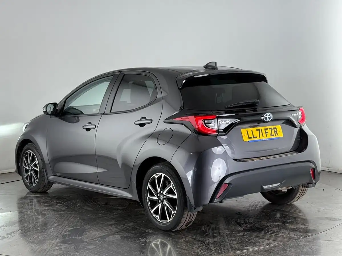 2021-toyota-yaris-15-vvt-i-design-big-4
