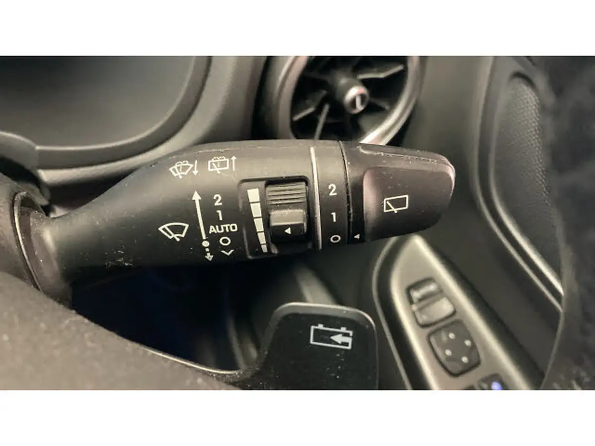 2022-hyundai-kona-e-premium-204ps-64kwh-7kw-obc-big-34